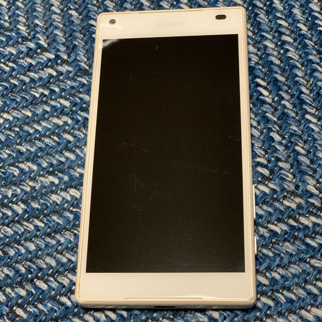 Xperia Z5 compact SO-02H simロック解除済み 1