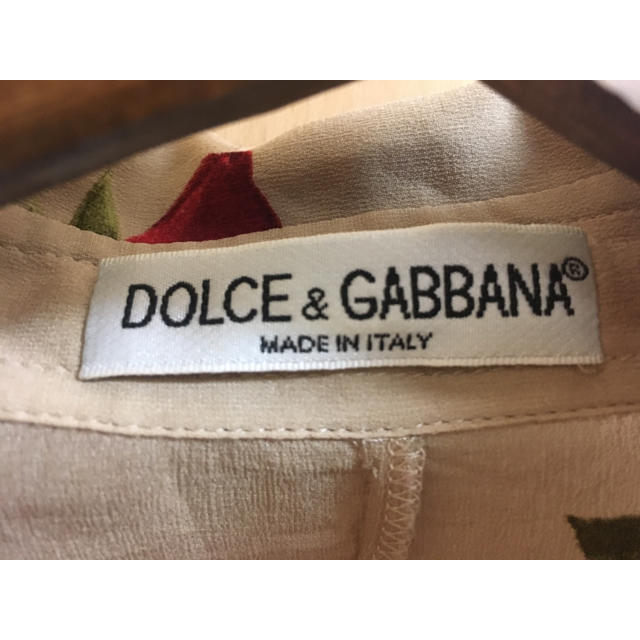 DOLCE&GABBANA(ドルチェアンドガッバーナ)のD&Gドルガバ シルク シャツ レディース  バラ柄 レディースのトップス(シャツ/ブラウス(長袖/七分))の商品写真