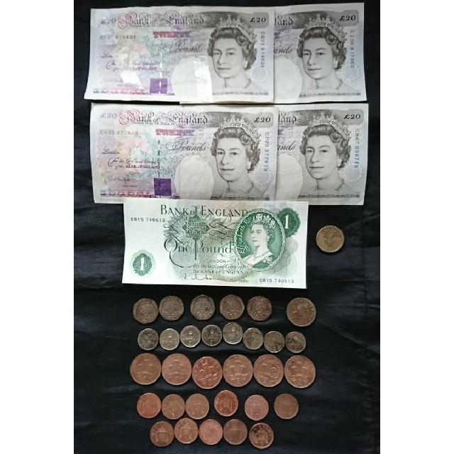 ☆お茶様専用☆海外 旧貨幣 イギリス ￡ 旧紙幣→２種５枚 硬貨→６種３２枚 エンタメ/ホビーの美術品/アンティーク(貨幣)の商品写真