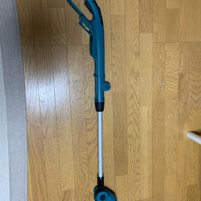 マキタ　Makita 充電式草刈機（本体のみ） MUR181DZ