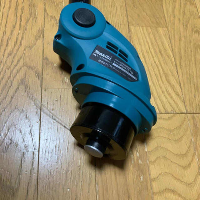 パワー重視の高速回転タイプマキタ　Makita 充電式草刈機（本体のみ） MUR181DZ