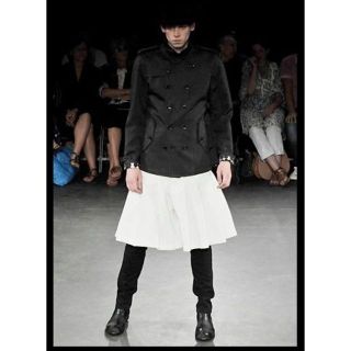 コムデギャルソンオムプリュス(COMME des GARCONS HOMME PLUS)のコムデギャルソンオムプリュス　09SS Look1　ショートトレンチコート(トレンチコート)