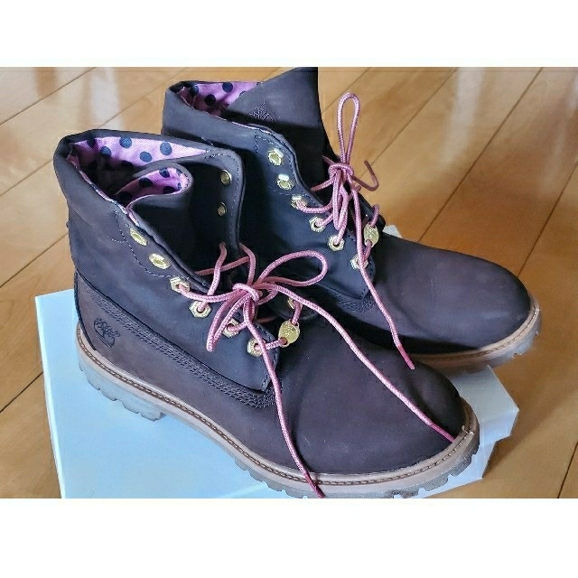 Timberland(ティンバーランド)のreina様Timberland   超美品ブラウン×ピンク  ブーツ USED レディースの靴/シューズ(ブーツ)の商品写真