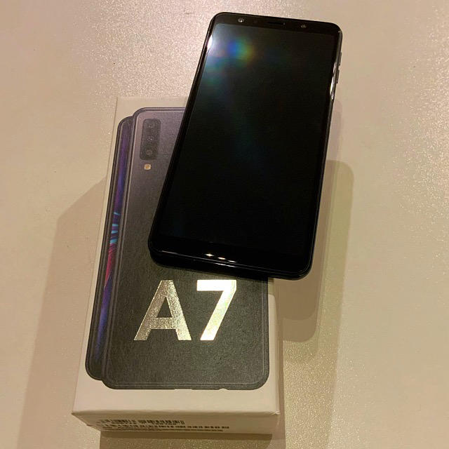 Galaxy A7 64GB simフリー