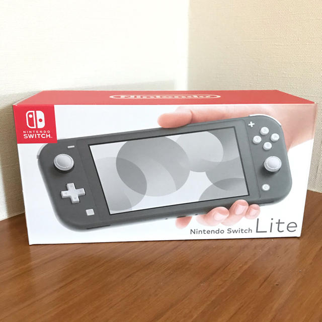 Nintendo Switch(ニンテンドースイッチ)の新品　Switch lite グレー　任天堂　Nintendo スイッチライト エンタメ/ホビーのゲームソフト/ゲーム機本体(携帯用ゲーム機本体)の商品写真