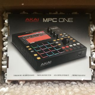 Akai MPC One(MIDIコントローラー)