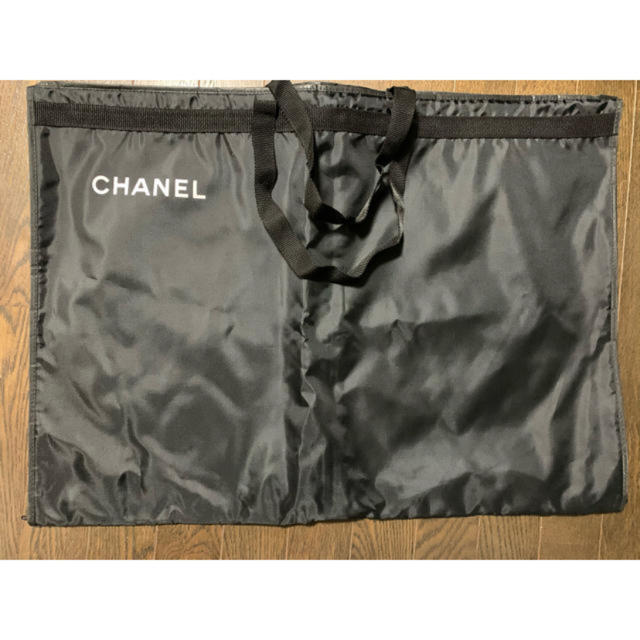 CHANEL(シャネル)のシャネル　ガーメントケース　未使用　1枚 レディースのバッグ(スーツケース/キャリーバッグ)の商品写真