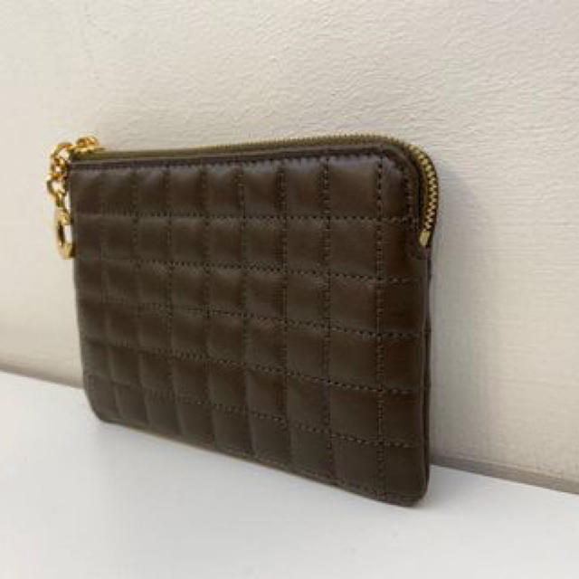 celine(セリーヌ)の【新品未使用】Cチャーム セリーヌ ミニ財布 コインケース　カーキ レディースのファッション小物(コインケース)の商品写真