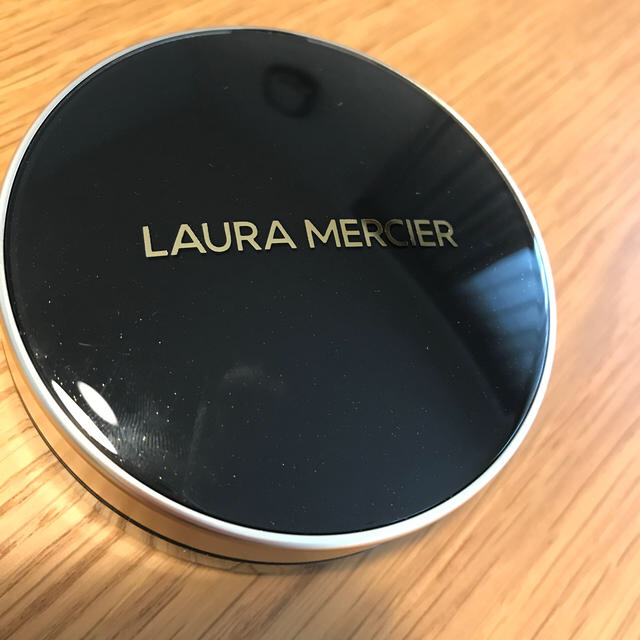 laura mercier(ローラメルシエ)の★ローラメルシエ クッションファンデ コスメ/美容のベースメイク/化粧品(ファンデーション)の商品写真