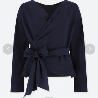 ユニクロ(UNIQLO)のエクストラファインコットン2WAYカシュクールブラウス（長袖）ホワイト(シャツ/ブラウス(長袖/七分))