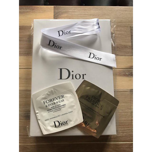 Christian Dior(クリスチャンディオール)のDior ディオール オリジナル ノート 新品未開封 おまけ付き インテリア/住まい/日用品の文房具(ノート/メモ帳/ふせん)の商品写真