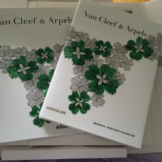 ヴァンクリーフアンドアーペル(Van Cleef & Arpels)のヴァンクリーフ　ブランド冊子(アート/エンタメ)