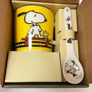 ピーナッツ(PEANUTS)のスヌーピー マグカップ スプーン付き(グラス/カップ)