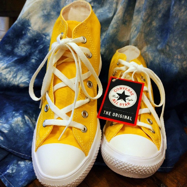 CONVERSE(コンバース)のタイムセールCONVERSEハイカット【黄色】 レディースの靴/シューズ(スニーカー)の商品写真