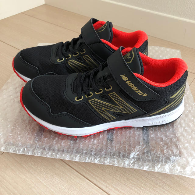 New Balance(ニューバランス)のニューバランス　スニーカー　NB HANZO V キッズ/ベビー/マタニティのキッズ靴/シューズ(15cm~)(スニーカー)の商品写真