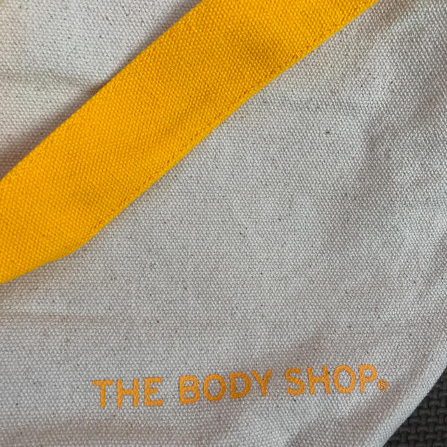THE BODY SHOP(ザボディショップ)のTHE BODY SHOP黄色ショルダーハンドバッグ レディースのバッグ(ショルダーバッグ)の商品写真