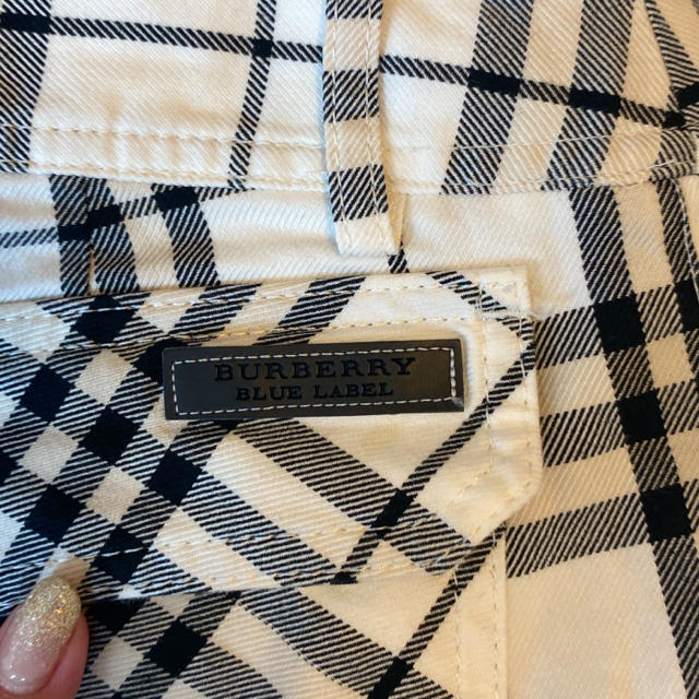 BURBERRY BLUE LABEL(バーバリーブルーレーベル)のバーバリーブルーレーベル　36サイズ　ショートパンツ　白　サイズ レディースのパンツ(ショートパンツ)の商品写真