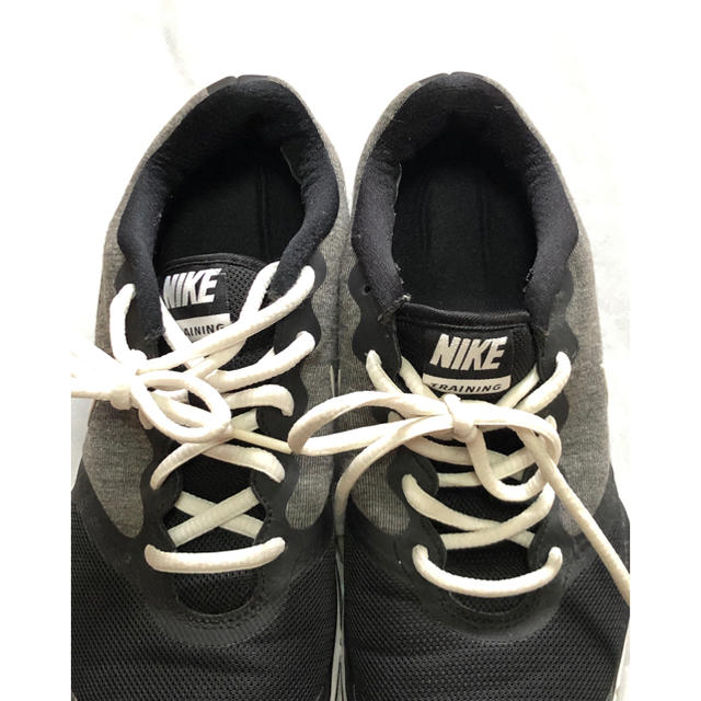 NIKE(ナイキ)のナイキ　スニーカー　黒　グレー　 レディースの靴/シューズ(スニーカー)の商品写真