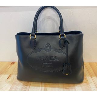 PRADA - 正規品 プラダ PRADA ハンドバッグ 2way 刻印ロゴ ショルダー付きの通販｜ラクマ