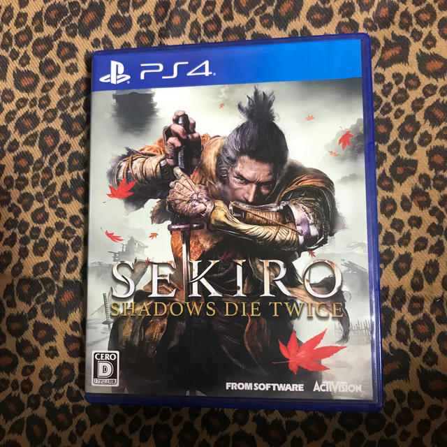 PlayStation4(プレイステーション4)のSEKIRO： SHADOWS DIE TWICE PS4 エンタメ/ホビーのゲームソフト/ゲーム機本体(家庭用ゲームソフト)の商品写真