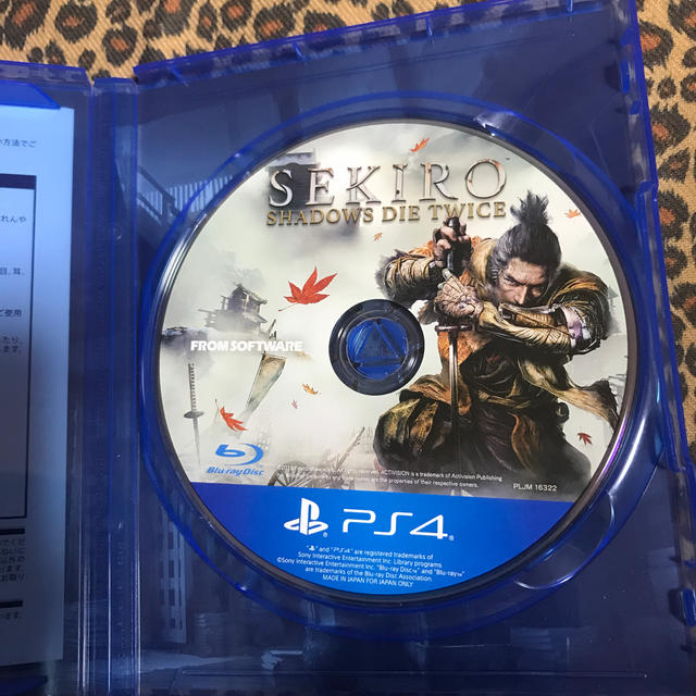 PlayStation4(プレイステーション4)のSEKIRO： SHADOWS DIE TWICE PS4 エンタメ/ホビーのゲームソフト/ゲーム機本体(家庭用ゲームソフト)の商品写真