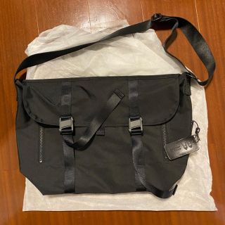 shinzone AMIACALVA MESSENGER BAG