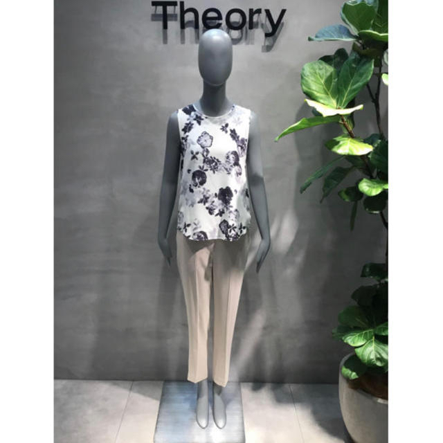 theory(セオリー)のさ様専用 Theory 18AW プルオンクロップドパンツ レディースのパンツ(カジュアルパンツ)の商品写真