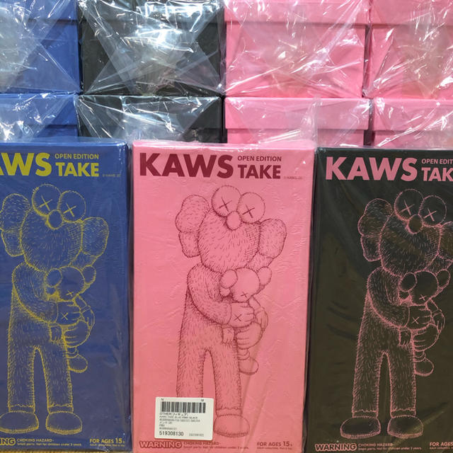 MEDICOM TOY(メディコムトイ)の新品未使用 KAWS TAKE 3色セット PINK/BLACK/BLUE ハンドメイドのおもちゃ(フィギュア)の商品写真