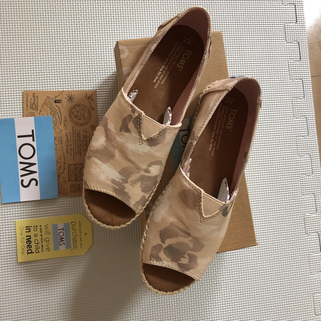 TOMS(トムズ)のTOMS オープントゥー　エスパドリーユシューズ レディースの靴/シューズ(スニーカー)の商品写真