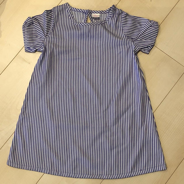 ストライプ ワンピース 女の子 110cm  キッズ/ベビー/マタニティのキッズ服女の子用(90cm~)(ワンピース)の商品写真