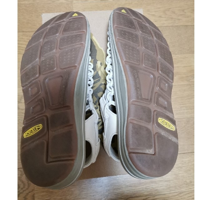 KEEN(キーン)のKEEN UNEEK ユニーク 24センチ アイボリー レディースの靴/シューズ(サンダル)の商品写真