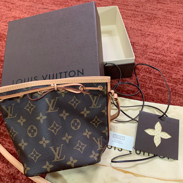 LOUIS VUITTON(ルイヴィトン)の⭐︎様専用　♡希少♡LOUIS VUITTON ナノノエ レディースのバッグ(ショルダーバッグ)の商品写真