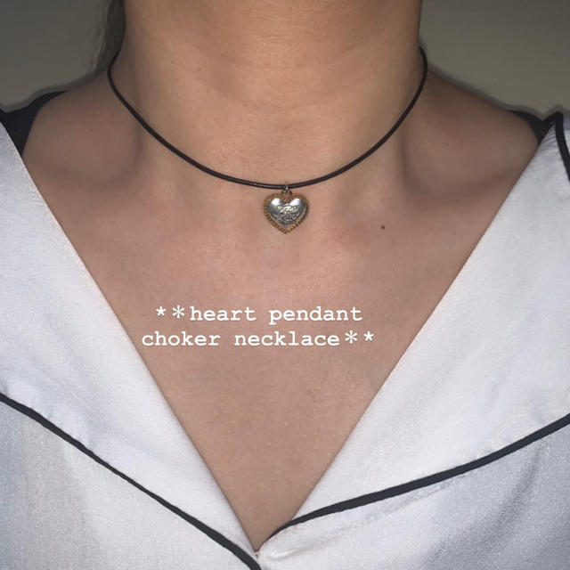 🖤Heart pendant choker 🖤 ハンドメイドのアクセサリー(ネックレス)の商品写真