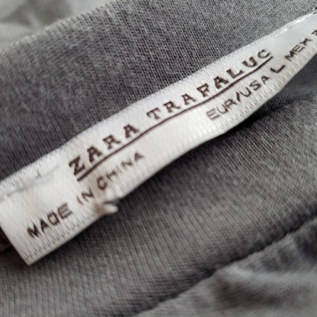 ZARA(ザラ)のZARA　レースポケット　Tシャツ　オマケ対応 レディースのトップス(Tシャツ(半袖/袖なし))の商品写真