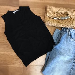 ザラ(ZARA)の　ZARA  トップス(カットソー(半袖/袖なし))
