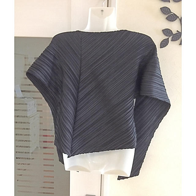 PLEATS PLEASE ISSEY MIYAKE(プリーツプリーズイッセイミヤケ)の【美品】プリーツプリーズ イッセイミヤケ 変形 カットソー トップス レディースのトップス(カットソー(長袖/七分))の商品写真