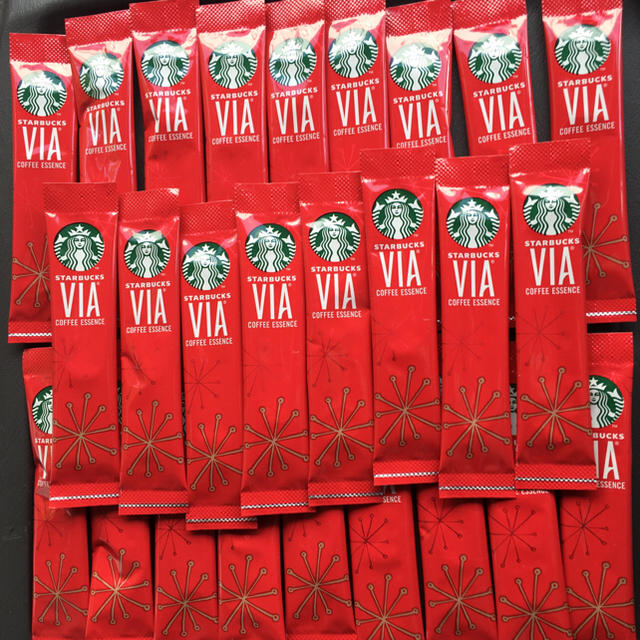 Starbucks Coffee(スターバックスコーヒー)のスタバ via ホリデーブレンド 26本 食品/飲料/酒の食品/飲料/酒 その他(その他)の商品写真