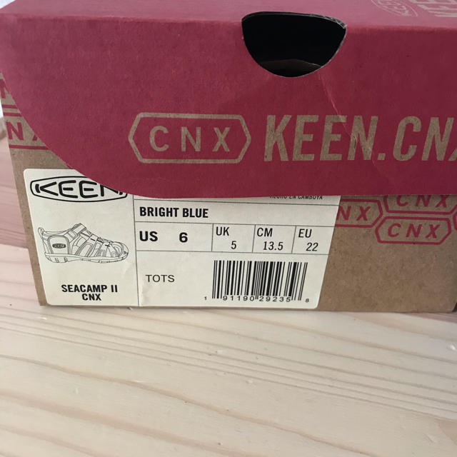 KEEN(キーン)の新品未使用keen キーン　サンダル　13.5センチ キッズ/ベビー/マタニティのベビー靴/シューズ(~14cm)(サンダル)の商品写真