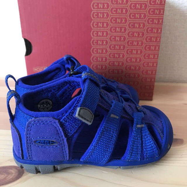 KEEN(キーン)の新品未使用keen キーン　サンダル　13.5センチ キッズ/ベビー/マタニティのベビー靴/シューズ(~14cm)(サンダル)の商品写真