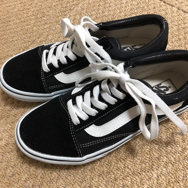 VANS(ヴァンズ)のVANS オールドスクール スニーカー 22.5cm 新品未使用 レディースの靴/シューズ(スニーカー)の商品写真