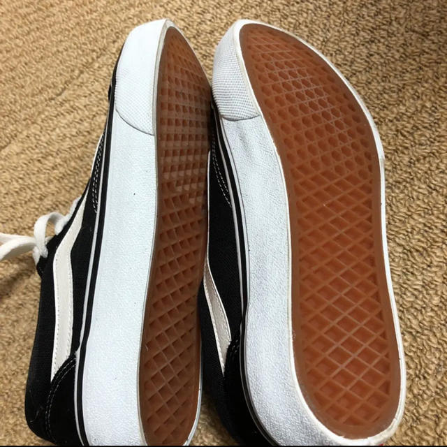 VANS(ヴァンズ)のVANS オールドスクール スニーカー 22.5cm 新品未使用 レディースの靴/シューズ(スニーカー)の商品写真