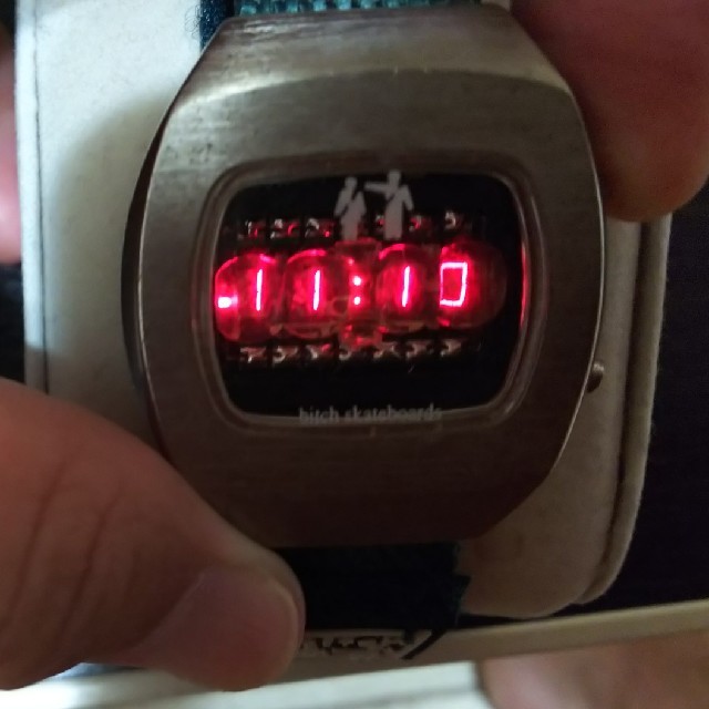 bitch 腕時計 デジタル メンズの時計(腕時計(デジタル))の商品写真