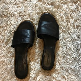 ザラ(ZARA)のZARA ミュール サンダル レザー フラットシューズ(ミュール)