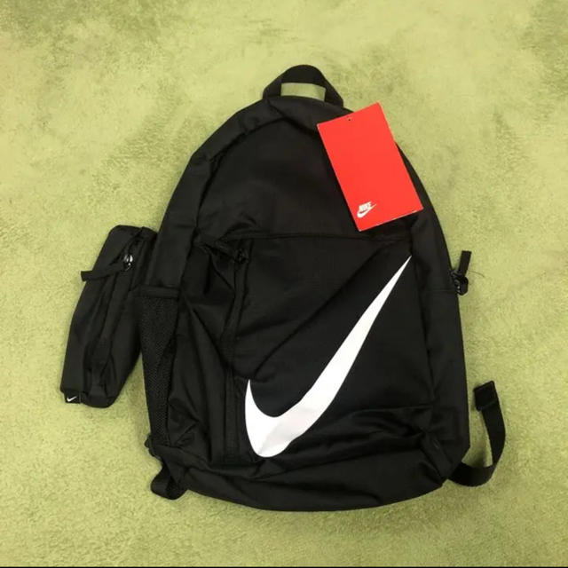 NIKE(ナイキ)のNIKE ナイキ バックパック リュック 22L 新品未使用 キッズ/ベビー/マタニティのこども用バッグ(リュックサック)の商品写真