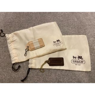 コーチ(COACH)のコーチ　COACH  キーホルダー　チャーム　2個　サテン保存袋２つ(チャーム)