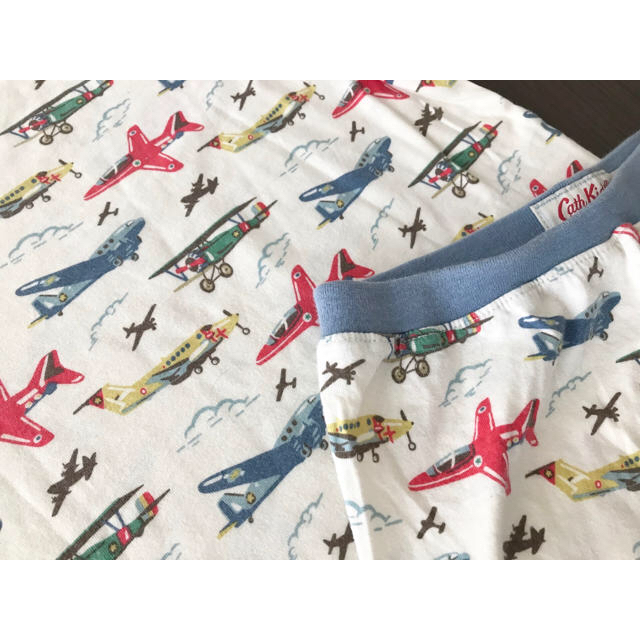 Cath Kidston(キャスキッドソン)のキャスキッドソン　■ 飛行機柄　Tシャツ　パンツ キッズ/ベビー/マタニティのキッズ服男の子用(90cm~)(Tシャツ/カットソー)の商品写真