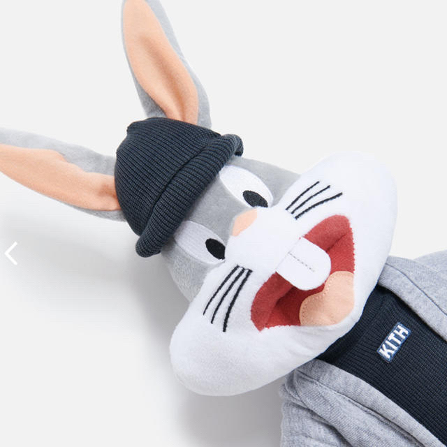 KITH X LOONEY TUNES BUGS PLUSH エンタメ/ホビーのおもちゃ/ぬいぐるみ(ぬいぐるみ)の商品写真