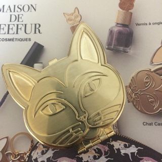 メゾンドリーファー(Maison de Reefur)のレア‼︎完売品ゴールド♡ねこコスメケース(その他)