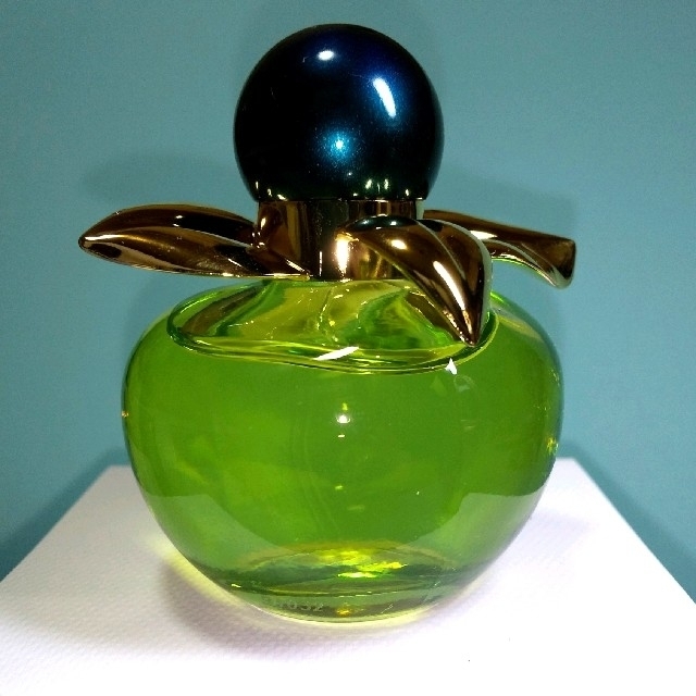 NINA RICCI(ニナリッチ)のニナ・リッチ ベラ EDT 30ml コスメ/美容の香水(香水(女性用))の商品写真