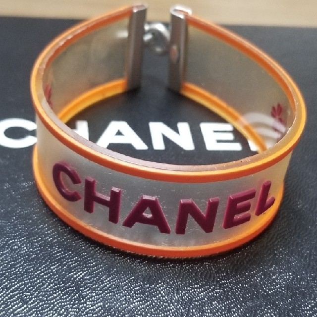 CHANELシャネル　正規品美品　CHANELロゴクリアラバーブレスレットを